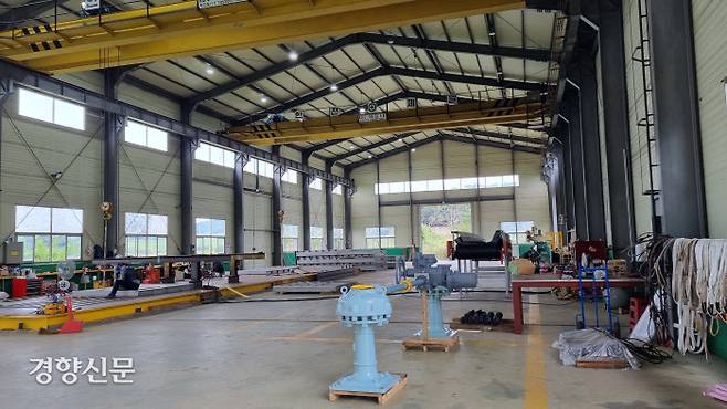 제조설비 없는 텅 빈 공장 전북 고창 아산농공단지 업체에는 조달청에 등록한 플라스틱포대와 무관한 설비들이 놓여 있다.