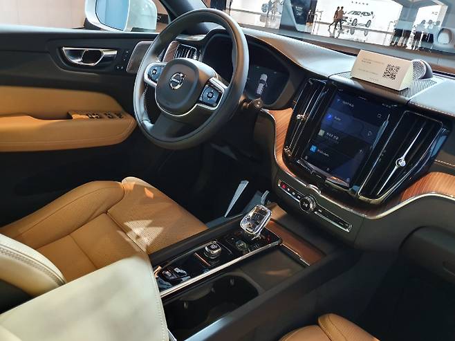 볼보 XC60 실내. 김승모 기자