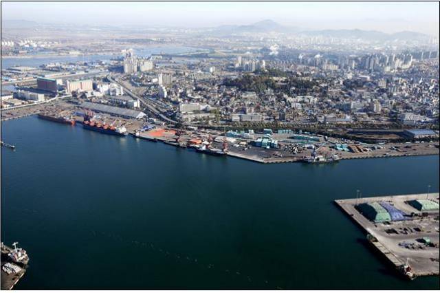 인천항 내항 전경. /서울경제 DB