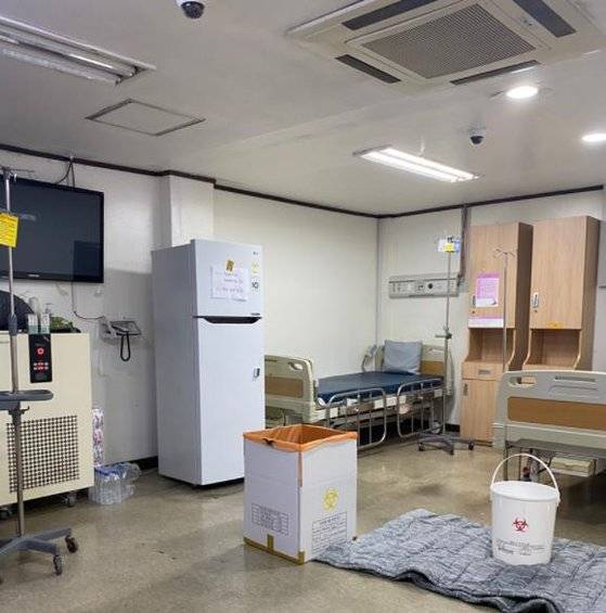 맘카페에 올라온 병실의 모습. 연합뉴스