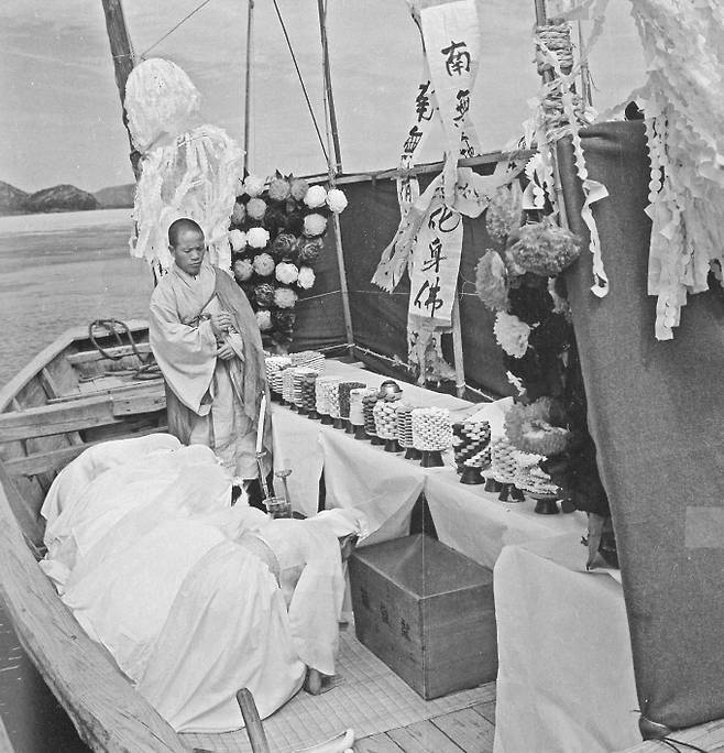 제8회 백제문화제 수륙제 장면.