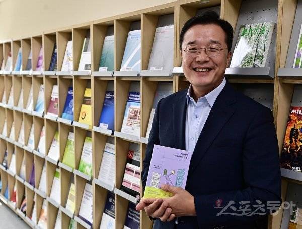 ‘무기력이 무기력해지도록‘ 저자 한창수 고려대 의대 정신건강의학교실 교수. 주현희 기자 teth1147@donga.com