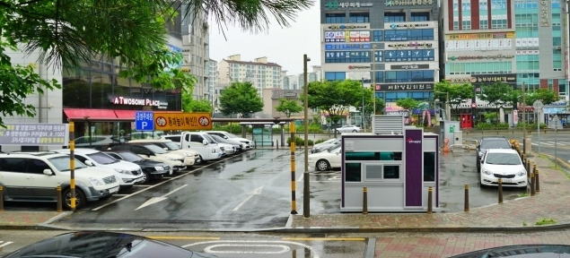 무분별한 오피스텔과 도시형생활주택 완화는 공급지역 주차장 등 생활인프라 부족을 불러올 수 있다는 우려가 있다.  