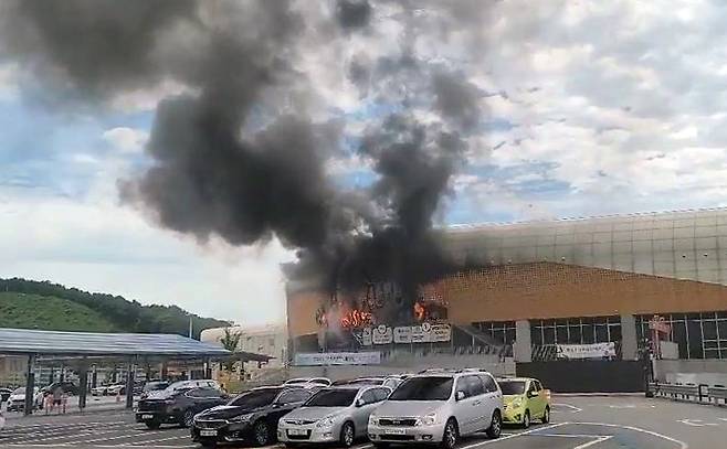 시흥휴게소 화재 [연합뉴스 독자 제보]