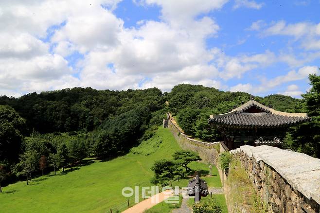 이른 가을 가장 걷기 좋은 상당산성 둘레길