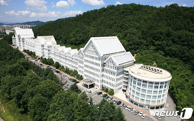 조선대학교 본관 전경.(조선대 제공)/뉴스1 © News1