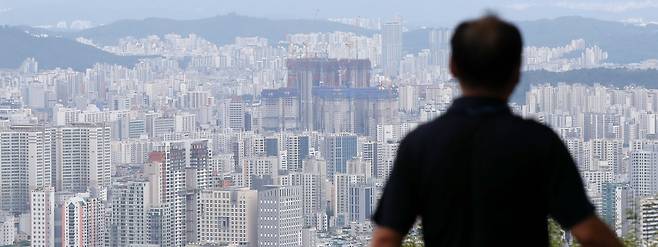 서울 남산에서 바라본 서울 시내의 아파트 모습. /연합뉴스