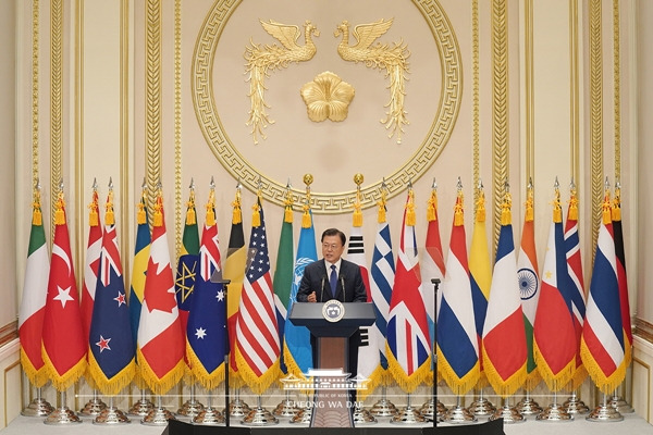 지난 7월 27일 유엔군 참전의 날 기념 유엔군 참전용사 훈장 수여식에서 문재인 대통령이 모두발언을 하고 있다.(출처=청와대)