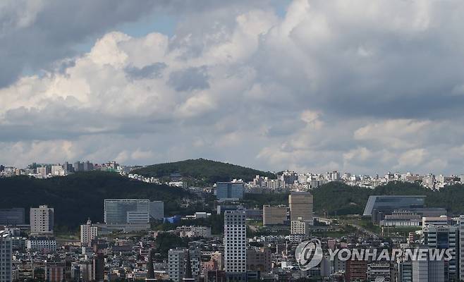 구름 많은 울산 하늘 [연합뉴스 자료사진]