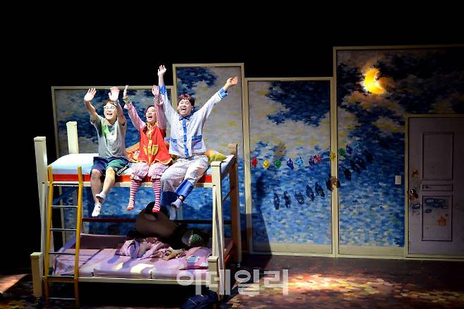 학전 어린이 무대 ‘우리는 친구다’의 한 장면(사진=학전).