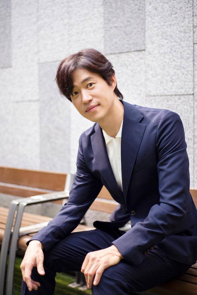 배우 유준상은 소속사 직원을 가족처럼 챙기는 것으로 유명하다. CJ ENM 제공