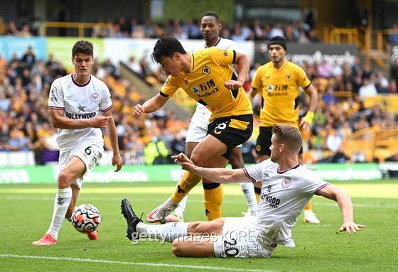 18일(한국시간) 브랜트포드전에서 후반 교체 출전한 황희찬. 게티이미지