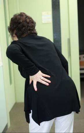 나이들면 허리통증이 자주 발생한다. 원인을 찾아 치료하는 게 중요하다. [사진=세연마취통증의학과의원]