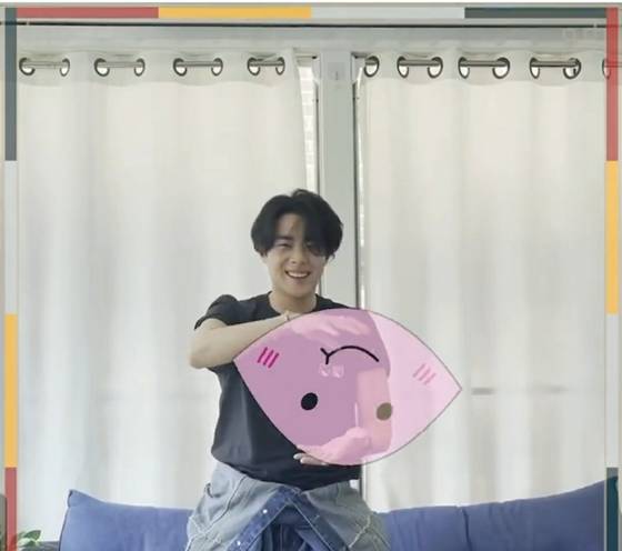 배우 조병규가 2021 추석을 맞아 특별한 인사를 전하고 있다. /사진=HB엔터테인먼트 인스타그램