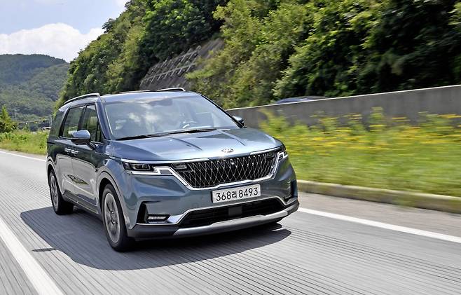 기아차 4세대 카니발.