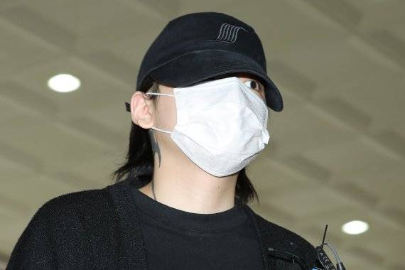 음주 교통사고를 내고 '운전자 바꿔치기'를 한 혐의를 받는 장제원 국민의힘 의원 아들 래퍼 장용준(활동명 노엘)씨가 1심 선고공판에 출석하기 위해 지난해 6월2일 서울 마포구 서울서부지방법원으로 향하고 있다.