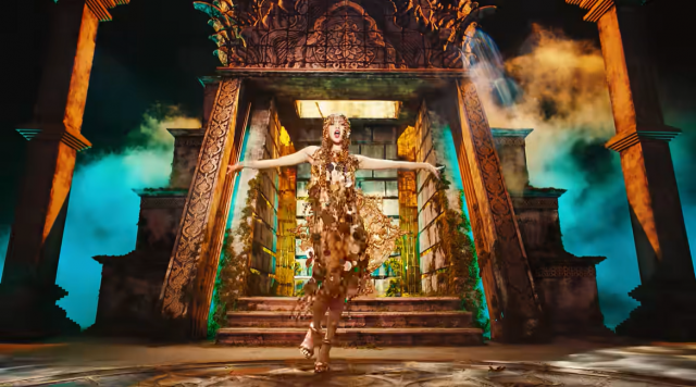 리사의 신곡 ‘LALISA' 뮤직비디오의 한 장면/유튜브 ‘BLACKPINK’ 캡처