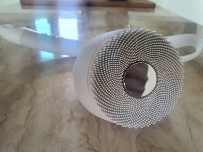 LG프라엘 바디스파 데일리 브러시 (사진=배진솔기자)