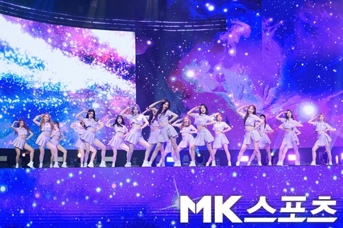 Group C of Girls Planet 999 is performing.KCON:TACT HI 5 (KeiContact Hi Five) was held on the 19th, the fifth season of K-Culture Festival KCON:TACT (hereinafter referred to as KeiContact).KeiContact Hi Five is a time to connect with K-pop fans around the world and communicate with them regardless of place and time, like Hi Five, which is a Palm-matched event when sharing joy with the meaning of greeting the fifth season.Photo: Mnet