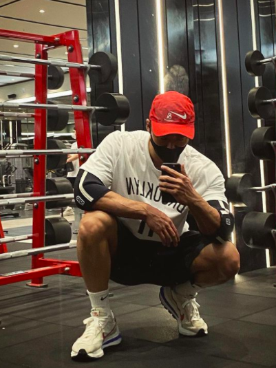Actor Namgoong Min, who is appearing on MBC Drama The Veil, was suddenly involved in drug controversy, and Namgoong Min showed a dignified Exerciseing move.On the 20th, Namgoong Min posted a picture with a short Today through his personal Instagram account.In the photo of the public money, Namgoong Min is staring at the camera in a comfortable Exercise suit with his hat pressed down.Especially, even if you look at the picture, you are posing with a solid lower body.The fans responded in various ways such as I am a man who is a man, and I am a man who is a man, How hard I have worked on Exercise, a real muscular hit, and I am really cool even if a man sees it.Earlier, on YouTube channel Helchang TV, The current situation of the Namgoong Min body. And the Royder controversy?! , And mentioned the bulk-up body of Actor Namgoong Min.Youtubers, composed of experts related to the Hals industry, mentioned the body of Actor Namgoong Min, who stands out in MBC Drama The Veil, and mentioned the controversy of Royder by looking at the bulked body.He would also do that because Namgoong Min took a snow stamp on the public with a sharp image, not a muscular body.As he revealed his body weight and body muscles in the Black Sun, he continued to controversy about the drug, and they dismissed his controversy, saying, I know that I have been doing Exercise steadily since ancient times, and I have calculated that Namgoong Mins Exercise career has been over 20 years.He also acknowledged that it was a body made of steady Exercise and bodybuilding diet.Since then, Namgoong Mins bulk-up body has become a hot topic, including being ranked in the real-time ranking of portal sites, and many people have caught the attention, but the party, Namgoong Min, seems to care about it.On the other hand, Namgoong Min played Han Ji-hyuk in the drama Black Sun, a special project for MBCs 60th anniversary, and Black Sun will be broadcast every Friday and Saturday at 10 pm.SNS