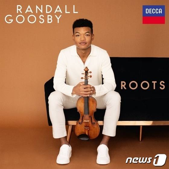 랜들 구스비의 데뷔 음반 '루츠'© 뉴스1