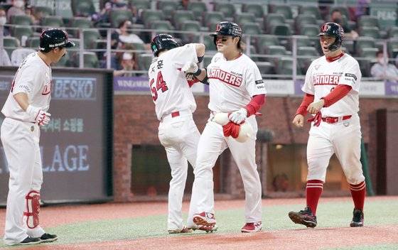 SSG 랜더스가 연패를 벗어났다. [IS포토]