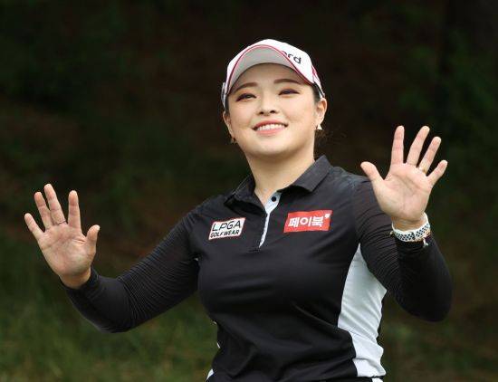 장하나가 엘크루-TV조선 프로 셀러브리티에서 시즌 3승에 도전한다.