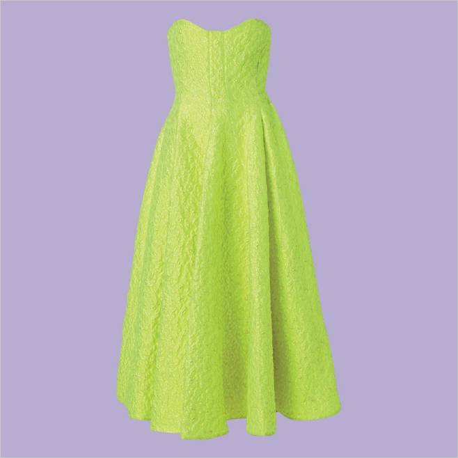 A라인의 튜브 톱 드레스는 가격 미정, Dior.