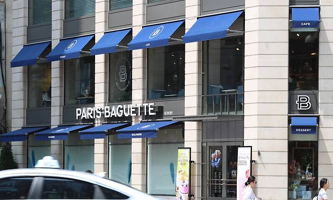 서울시 서초구 양재동 에스피씨(SPC)본사 건너편의 파리바게뜨 매장. <한겨레> 자료 사진