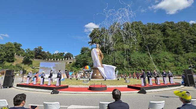 무령왕 동상 제막식.