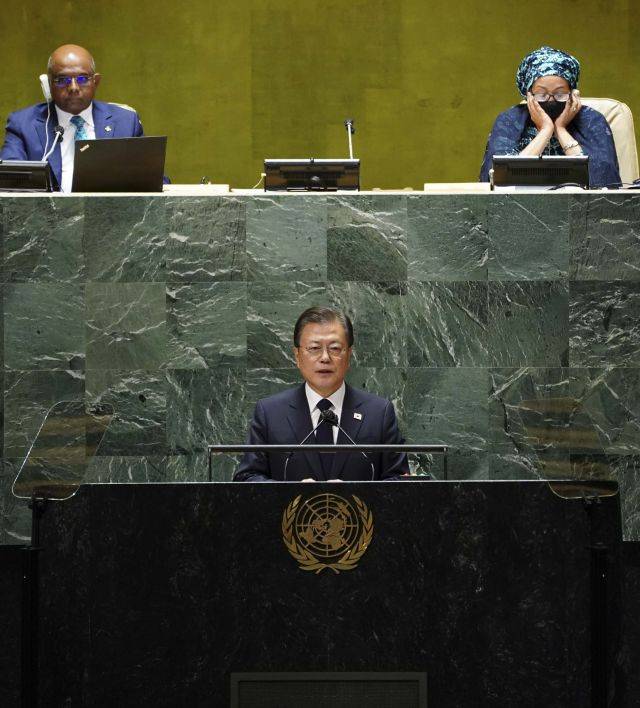 문재인 대통령이 21일(현지시각) 미국 뉴욕 유엔 총회장에서 기조연설을 하고 있다. 연합뉴스
