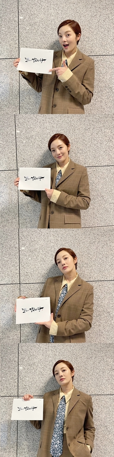 Actor Hwang Bo Ra has launched a first-room shooter in Dary and Gamja-tang.KBS 2TVs new Wednesday-Thursday evening drama Dari and Gamja-tang (playplayplay by Son Eun-hye, directed by Lee Jung-seop) is showing a photo of the encouragement of first shooter by Hwang Bo Ra, who is foreseeing her performance as a broken secretary Miri of Jin Mu-hak (Kim Min-jae).The released photo shows Hwang Bo Ra holding the script of Dali and Gamja-tang.Hwang Bo Ra has completed a four-cut encouraging shot of Public Fairy with various poses, from a cute smile to a chic expression of Miri in the play.In addition, the forceful appearance of Hwang Bo Ra, which has a straight pomade hair and suit fashion in the photo, is raising expectations for the Miri character.On the other hand, KBS 2TVs new Wednesday-Thursday evening drama Dari and Gamja-tang starring Hwang Bo Ra is Ignorance - Ignorance - Untaught 3 Ignorance - Untold 3 Nice but one of the life power is  The narrowing art romance will be the first at 9:30 tonight