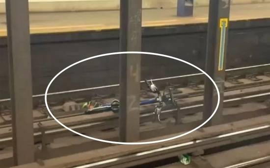 선로에 떨어진 뉴욕 공공 자전거 ‘시티바이크’. 인스타그램 캡처