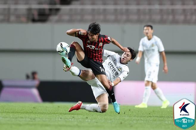 ▲ FC서울과 인천 유나이티드가 K리그1 31라운드에서 만나 경인 더비를 치렀다. ⓒ한국프로축구연맹