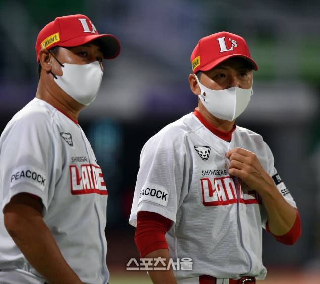 김원형 SSG 감독(왼쪽)과 김민재 수석코치. 스포츠서울DB