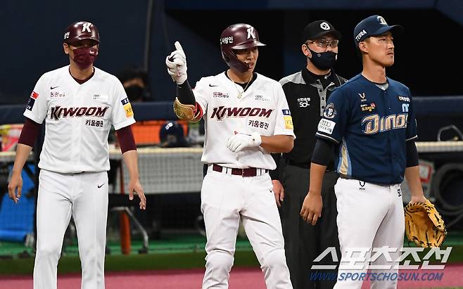 2021 KBO리그 키움 히어로즈와 NC 다이노스의 경기가 23일 고척스카이돔에서 열렸다. 6회말 1사 2루 키움 송성문이 적시타를 날린 뒤 기뻐하고 있다. 고척=박재만 기자 pjm@sportschosun.com/2021.09.23/