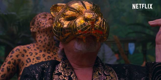 넷플릭스 드라마 오징어게임 속 등장하는 VIP. 극 중 등장하는 VIP들은 모두 동물 가면을 쓴 서양인이다. /넷플릭스 유튜브 채널