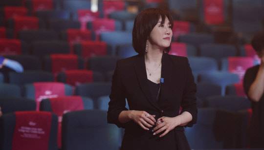 장소영은 연세대에서 작곡을 전공하고 뮤지컬·오페라·영화음악 등 다양한 분야에서 활약 중이다. 제13회 한국뮤지컬대상 작곡상, 제5회 더 뮤지컬 어워즈 작사·작곡상, 2019 DIMF 아성 크리에이티브상을 받았다. 현재 홍익대 공연예술학과 전임교수로 후학 양성에 힘쓰고 있으며, 음악 제작 전문회사 TMM 대표로 재직 중이다.