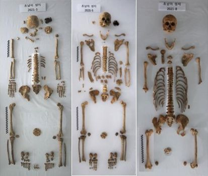 한국 천주교 최초 순교자인 윤지충, 권상연 등의 유해 사진이 24일 공개됐다. 왼쪽부터 권상연, 윤지충, 윤지헌의 유해. /천주교 전주교구