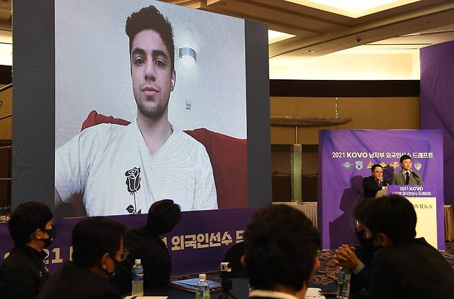 지난 5월 외국인 드래프트 2순위로 한국전력에 지명된 사닷. 하지만 부상으로 V리그 데뷔가 불발됐다. [사진 KOVO]