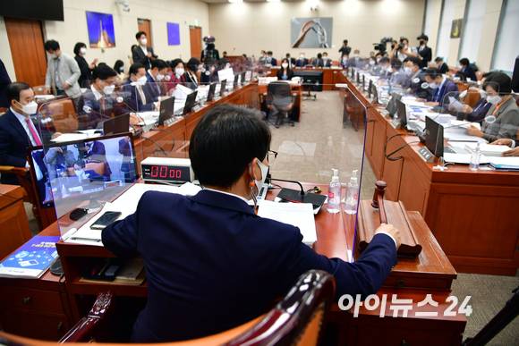 과학기술정보방송통신위원회는 다음달 1일 과기정통부를 시작으로 국감을 시작한다. 사진은 ​지난해 국감 모습.