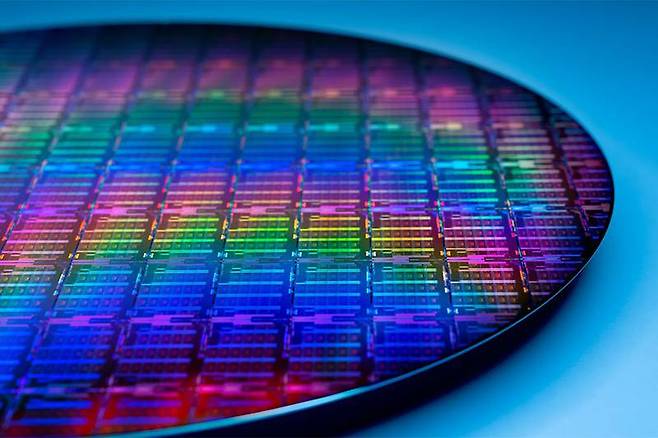반도체 웨이퍼. 출처=인텔
