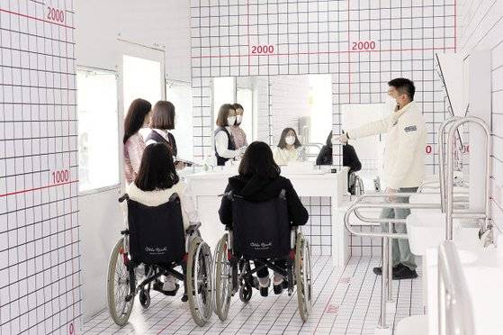 한국장애인개발원이 유니버설디자인의 인식을 확산하기 위해 국제세미나와 전시, 체험 행사 등으로 이뤄진 ‘2021 유니버설디자인 공감주간’을 개최한다. 사진은 지난해 행사. [사진 한국장애인개발원]