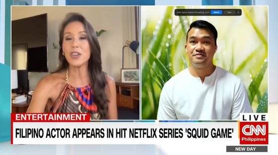 드라마 '오징어게임'에 출연한 필리핀 출신 배우 라가힛 크리스티안(오른쪽)이 지난 23일 필리핀CNN과 인터뷰를 진행하고 있다. [필리핀CNN 홈페이지 캡처]