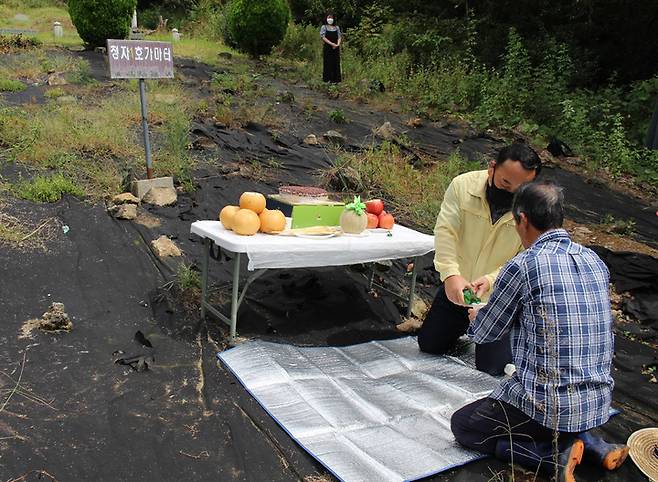 [고흥=뉴시스] 전남 고흥군 운대리 청자 1호 가마터에서 23일 발굴 조사를 위한 개토제가 열리고 있다. (사진=고흥군청 제공) *재판매 및 DB 금지