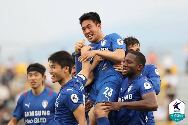 이기제가 강원FC전에서 터뜨린 프리킥 득점에 대해 스스로도 놀랐다고 밝혔다.(한국프로축구연맹 제공)© 뉴스1