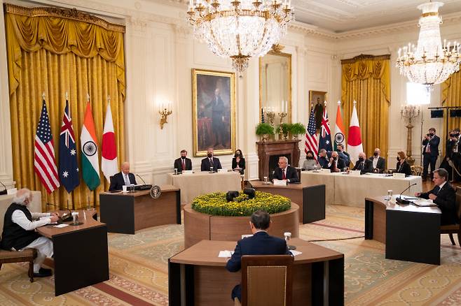 쿼드(Quad) 4개국 정상이 미국 워싱턴 백악관에서 24일(현지시간) 회담을 열고 있다. 워싱턴|EPA연합뉴스