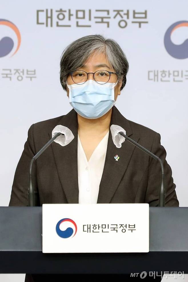 정은경 질병관리청장이 7일 오후 종로구 정부서울청사에서 코로나19 대응 특별방역점검회의 브리핑을 하고 있다. /사진=이기범 기자 leekb@