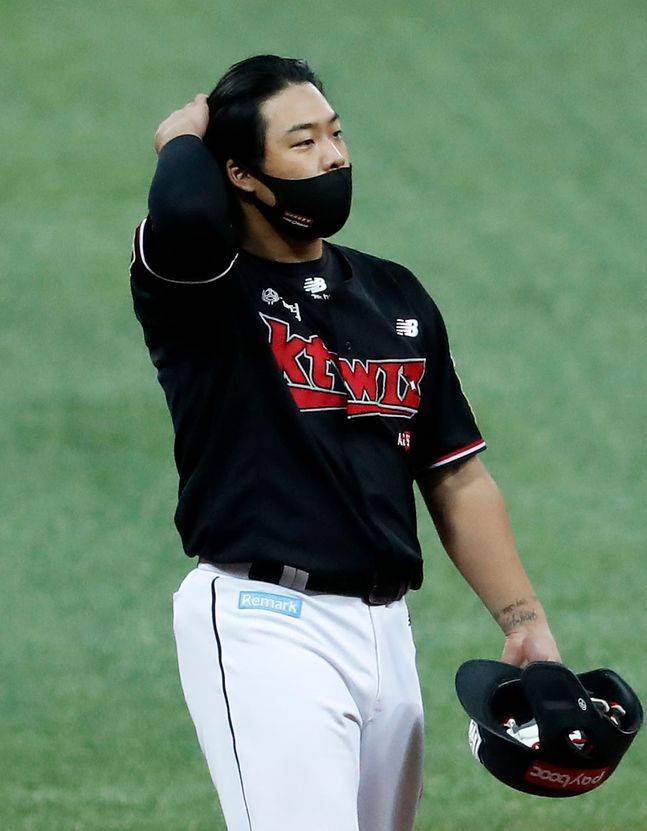 타격 부진에 시달리는 강백호. ⓒ 뉴시스