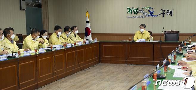 27일 김순호 구례군수가 실과장 정책토론회를 개최하고 있다.(구례순 젝ㅇ)2021.9.27.© 뉴스1